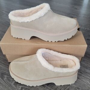UGG NEW HEIGHT COZY CLOGS